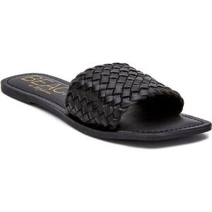 Coconuts by Matisse Valley
Slide Sandal